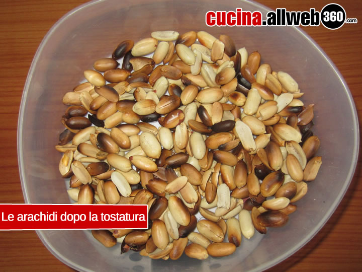 Burro di arachidi - dopo la tostatura (© Cucina Web360)