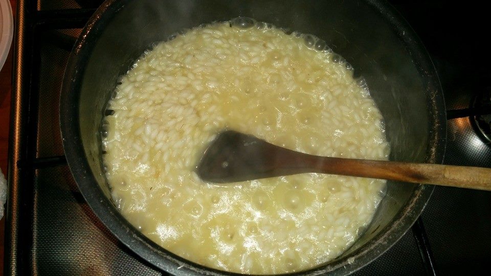 Preparazione del risotto stracchino e rucola (foto: ©cucina web360)
