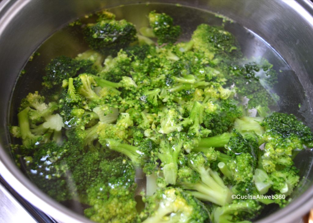 lasagne broccoli e salsiccia