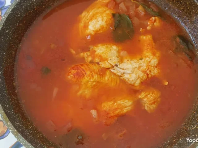 Sugo al pomodoro e tacchino