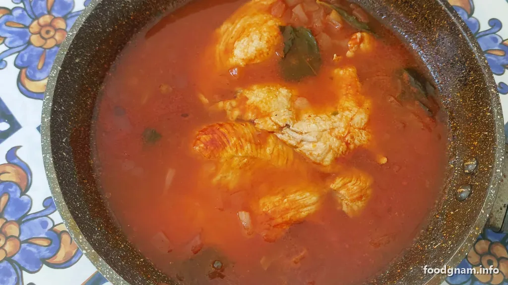 Sugo al pomodoro e tacchino