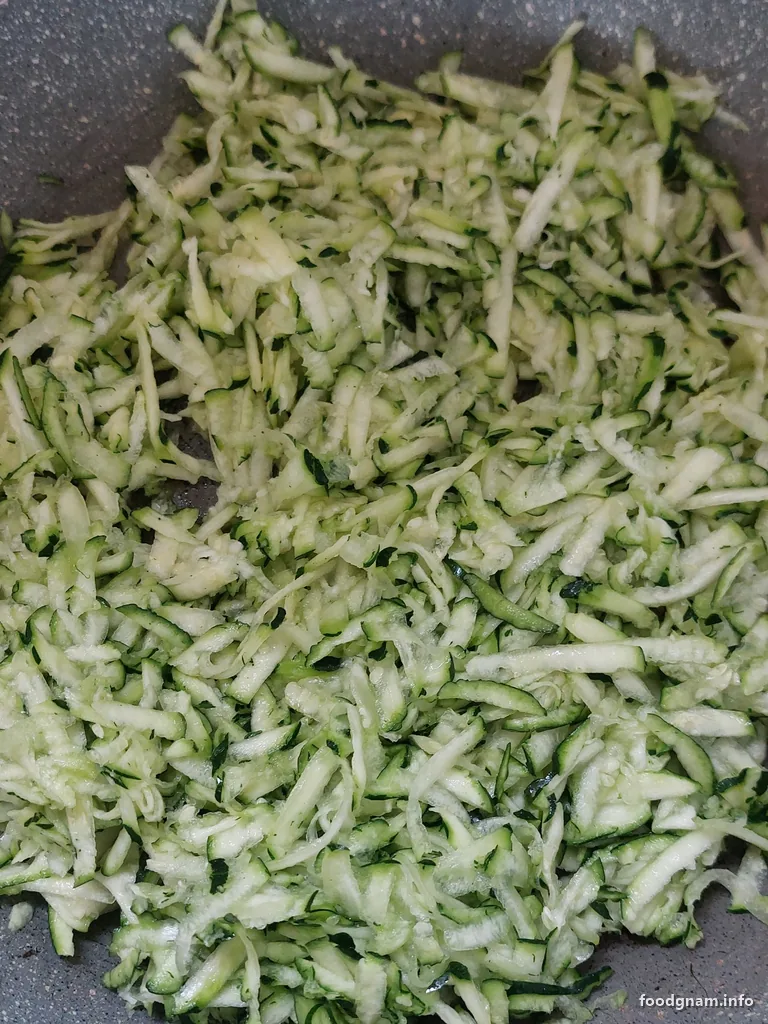 zucchine grattugiate in padella