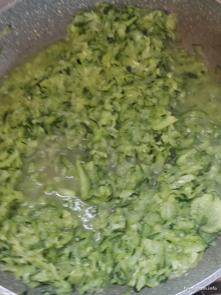 zucchine grattugiate cotte in padella