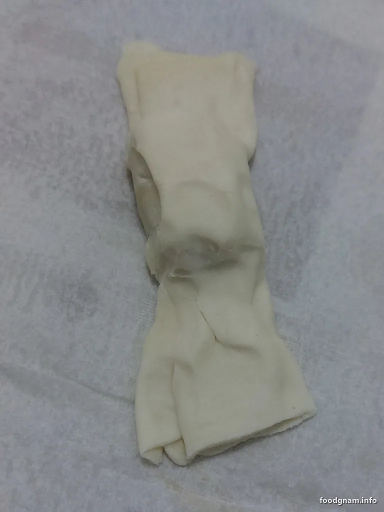 pasta sfoglia arrotolata intorno al ripieno