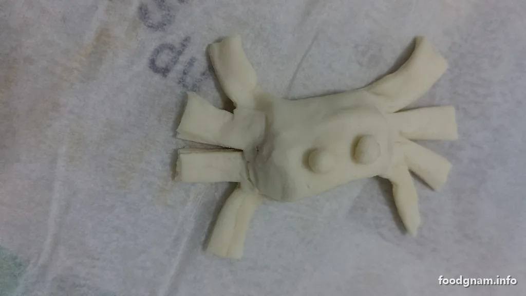 ragnetto di pasta sfoglia con gli occhi