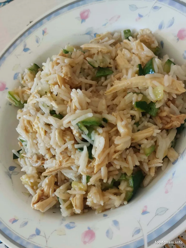 riso basmati con zucchine e pollo con la salsa di soia